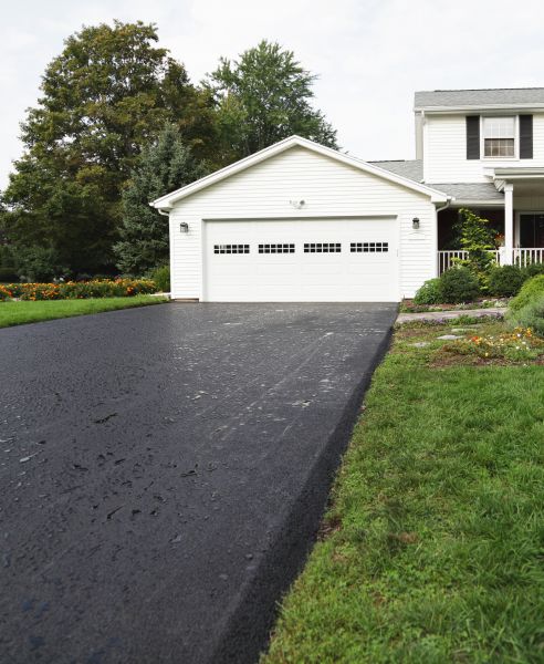 Cost of Blacktop Driveway Paving in Tehachapi