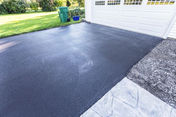 Cost of Blacktop Driveway Service in Tehachapi